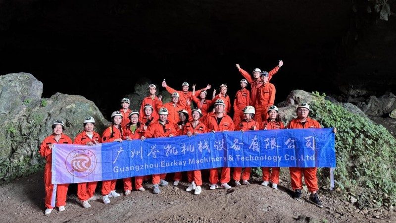 Echoes from the Depths of the Cave: Μια αμοιβαία συνάντηση με τη φύση και τα μέλη της ομάδας